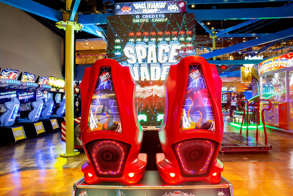 Raw Thrills Video Game Space Invaders Frenzy